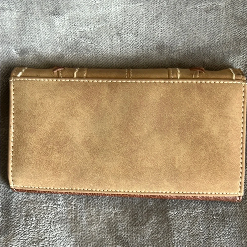 b.o.c.‎ Tan Wallet - Picture 7 of 15